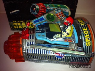 S.H. Japan Capsule mit Astronaut, No.223  