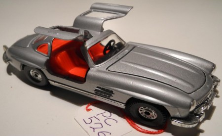 /products/corgi-toys-mercedes-300-sl-no-526/