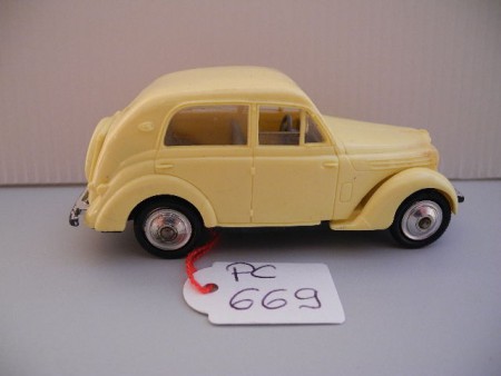 /products/norev-renault-limo-no-669/